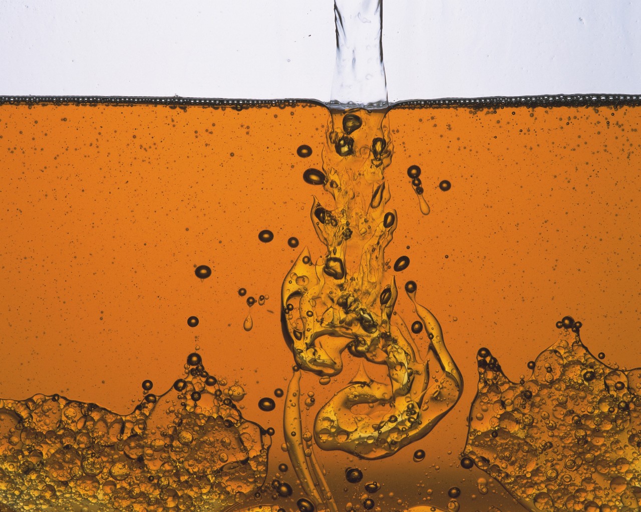 Six Things To Know About Your Hydraulic Fluid Donaldson Engine & Vehicle