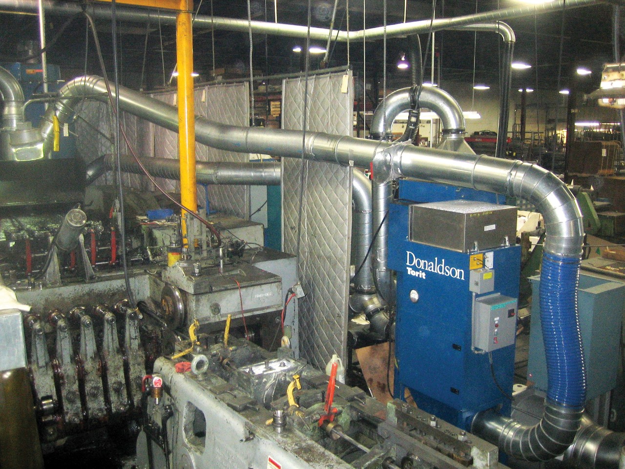  Abbildung 1 Donaldson Torit WSO-Abscheider beim Auffangen von Rauch. 