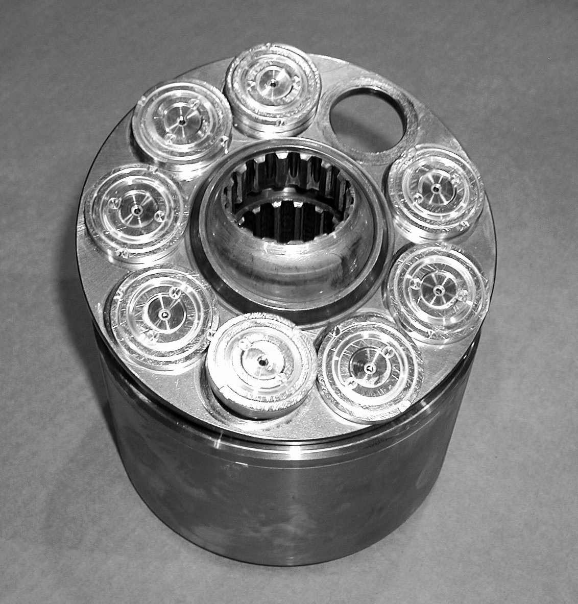 Les segments de piston sont gravement endommagés par les contaminants.
