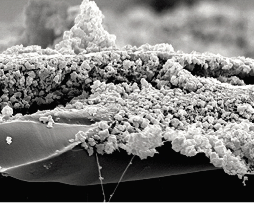 Filtre de couche en nanofibres chargées en surface