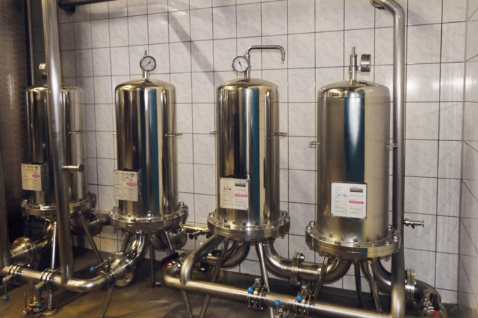 Immagine 3: Alloggiamenti per filtri PF-EG a 8 posti, dotati di elementi filtranti LifeTec da 30" per il trattamento dell'acqua