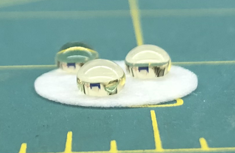 図5：ドナルドソンのパワートレインベントのePTFEメンブレン ラミネートベントと独自のSynteqコアレッシングプレフィルターは、いずれもAATCCが定める炭化水素の耐湿潤性の基準で7分と評価されています。